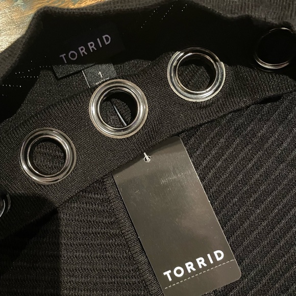 TORRID * Bodycon Sweater Dress with Grommet Detail BNWT - Picture 9 of 10